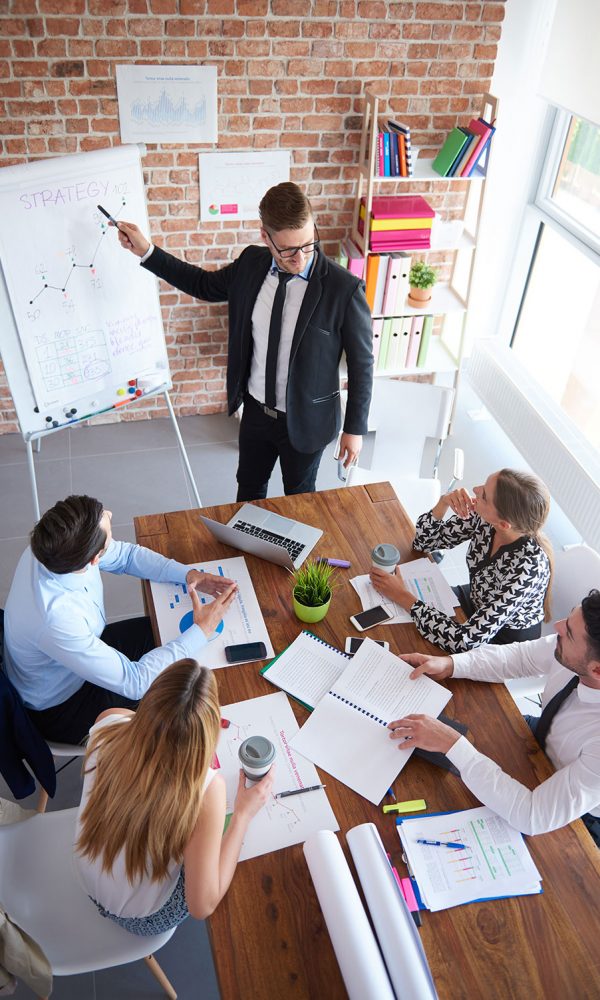 high-angle-view-on-business-meeting-8QP4BU2.jpg high-angle-view-on-business-meeting-8QP4BU2.jpg